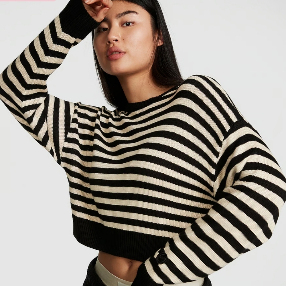 Pink VS Oversized Striped Cream & Black Cropped Sweater. Size: S
